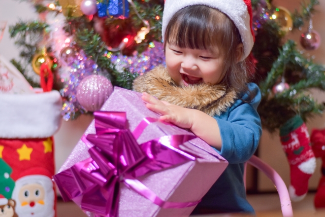 クリスマスプレゼントと子ども