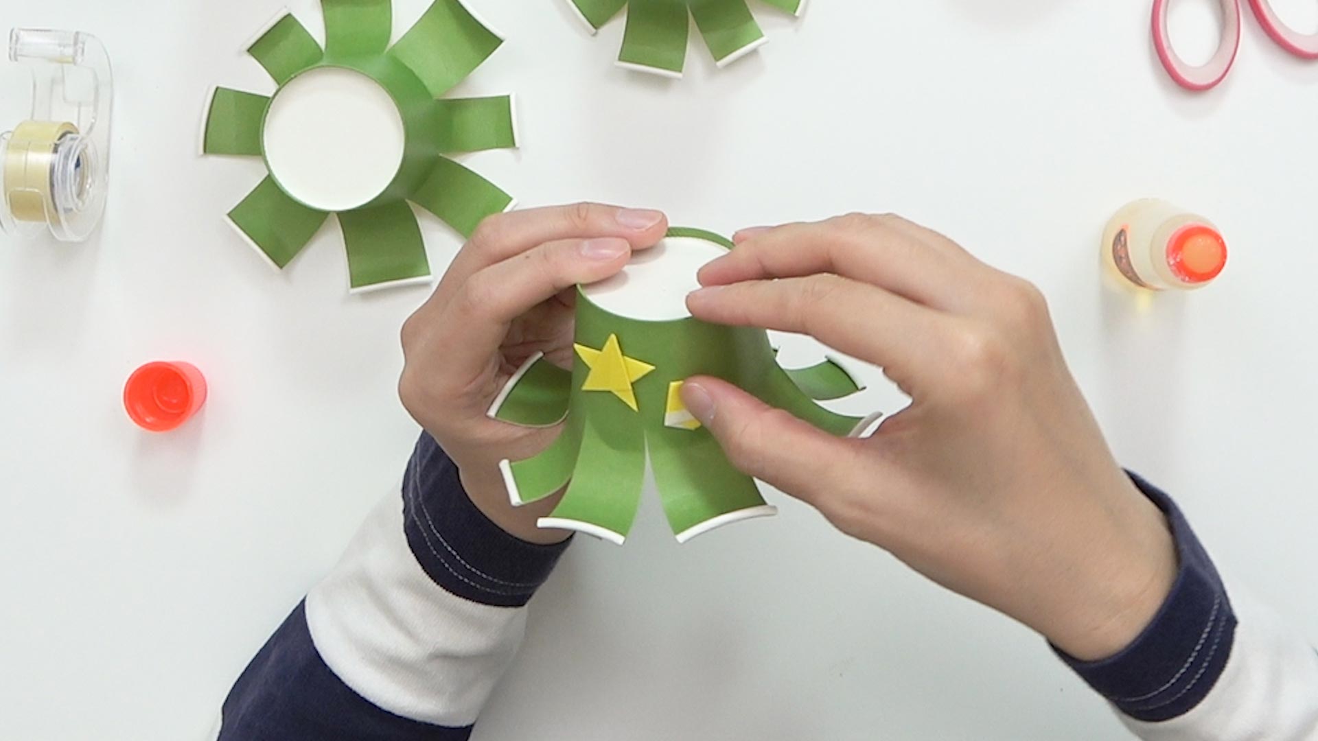 紙コップで作れる クリスマスツリー の製作 ほいくnote