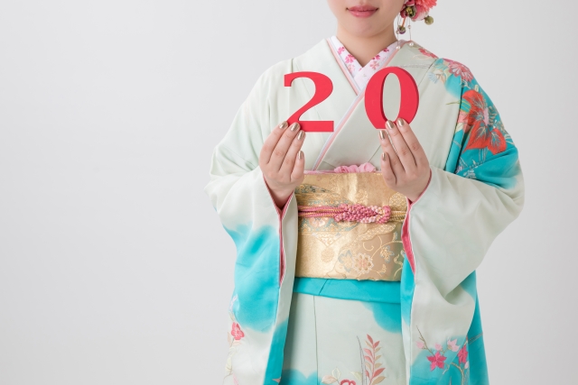 20を持った成人女性