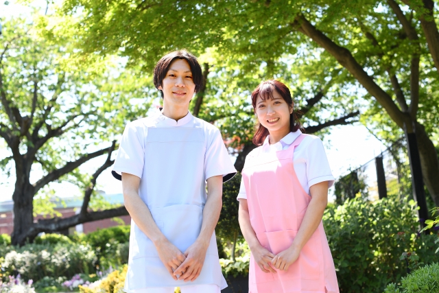 保育士2人