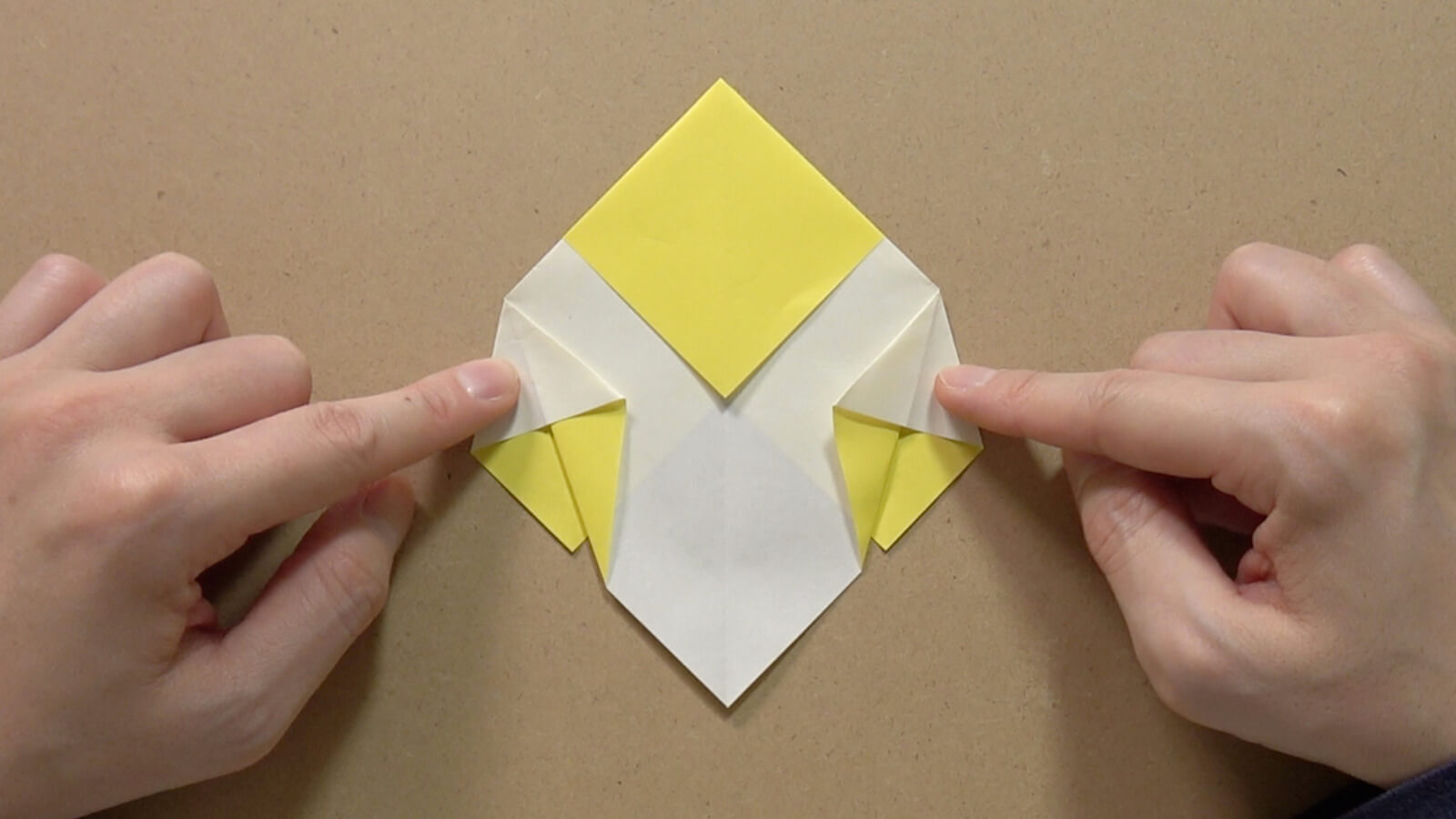 吉本芸人span マコトの一緒に折り紙 はち の折り方 動画 ほいくnote