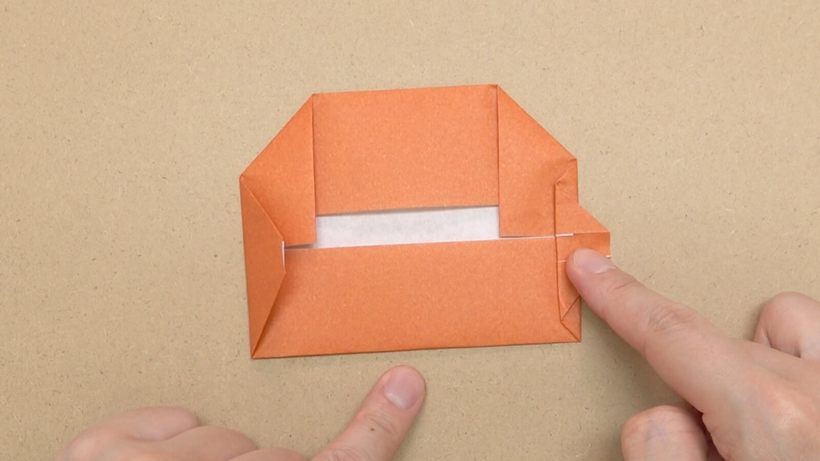 吉本芸人span マコトの一緒に折り紙 カレーパンマン の折り方 動画 ほいくnote