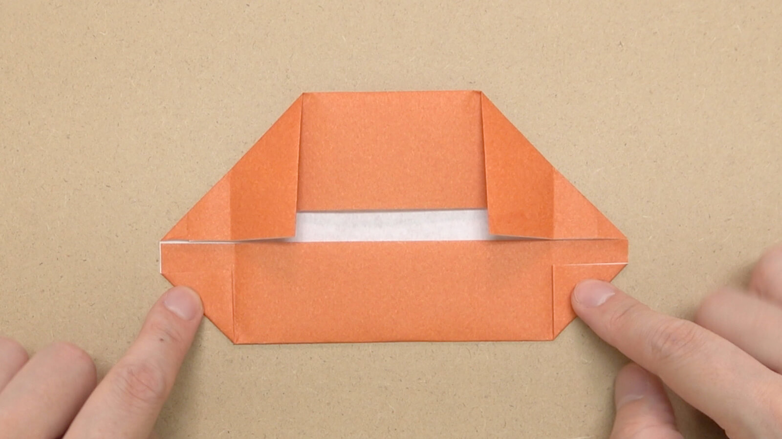 吉本芸人span マコトの一緒に折り紙 カレーパンマン の折り方 動画 ほいくnote